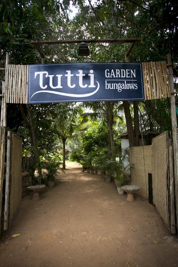 Tutti Garden Bungalows Hotel Mormugao Ngoại thất bức ảnh